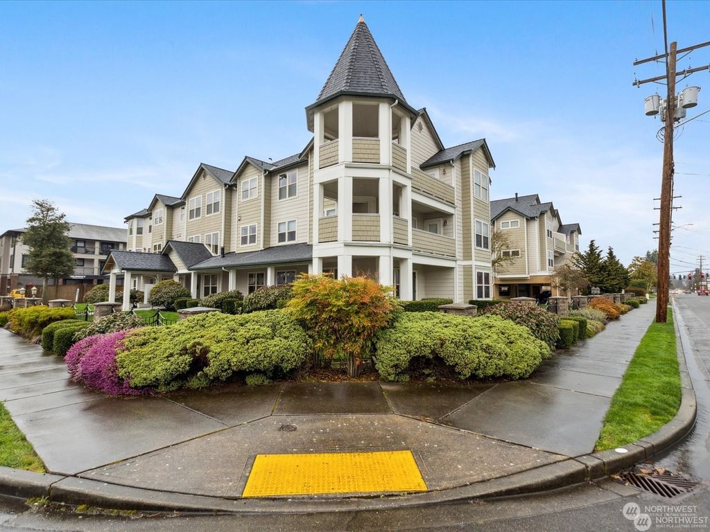 Photo of 406 Wood Street #303, Snohomish, WA 98290 (MLS # 2299561)