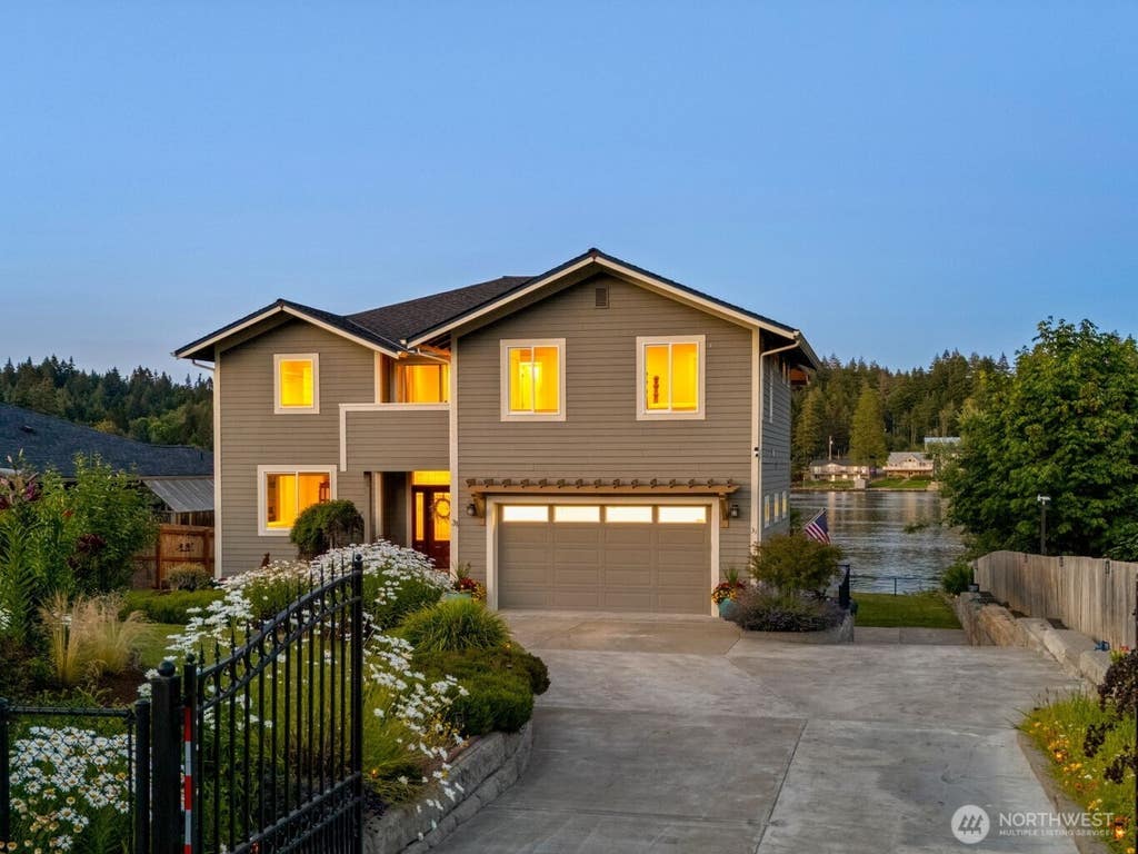 Photo of 31 SE Skookum View Drive, Shelton, WA 98584 (MLS # 2557272)