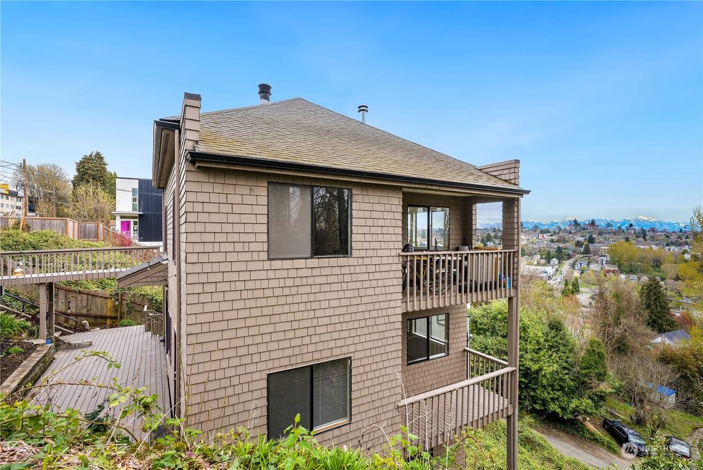 Photo of 1500 S Atlantic Street, Seattle, WA 98144 (MLS # 2059549)