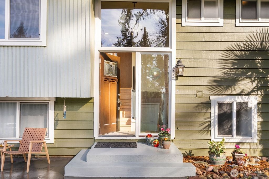 Photo of 6427 182nd Place SW, Lynnwood, WA 98037 (MLS # 2501216)