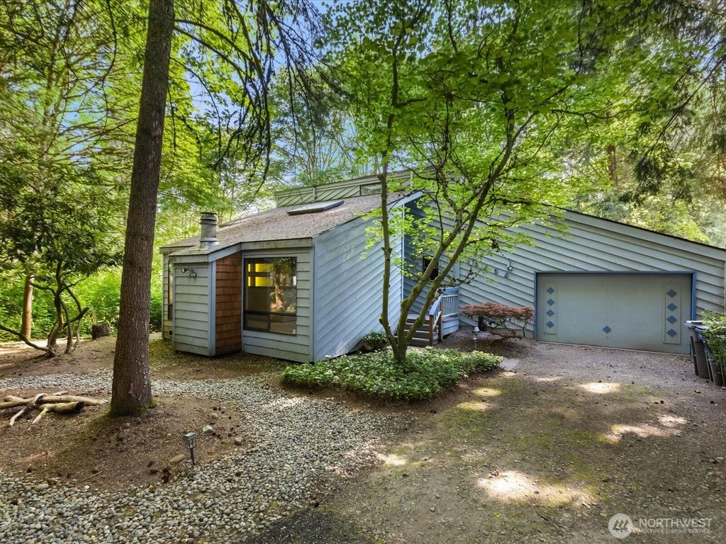 Photo of 10404 116th Avenue NE, Kirkland, WA 98036 (MLS # 2379891)