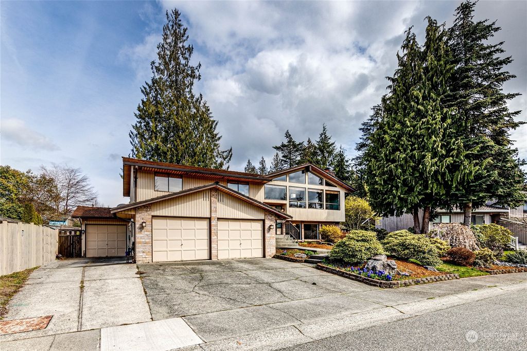 Photo of 3307 102nd Place SE, Everett, WA 98208 (MLS # 2054158)