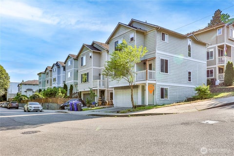 Photo of 1102 Chestnut Street, Everett, WA 98201 (MLS # 2555595)
