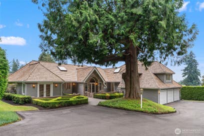 2055 94th Avenue NE Clyde Hill WA 98004