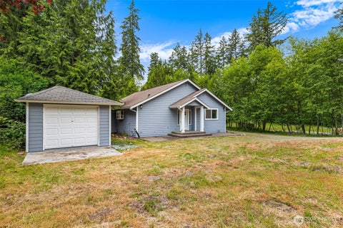 Photo of 141 E Dunoon Place, Shelton, WA 98584 (MLS # 2584264)