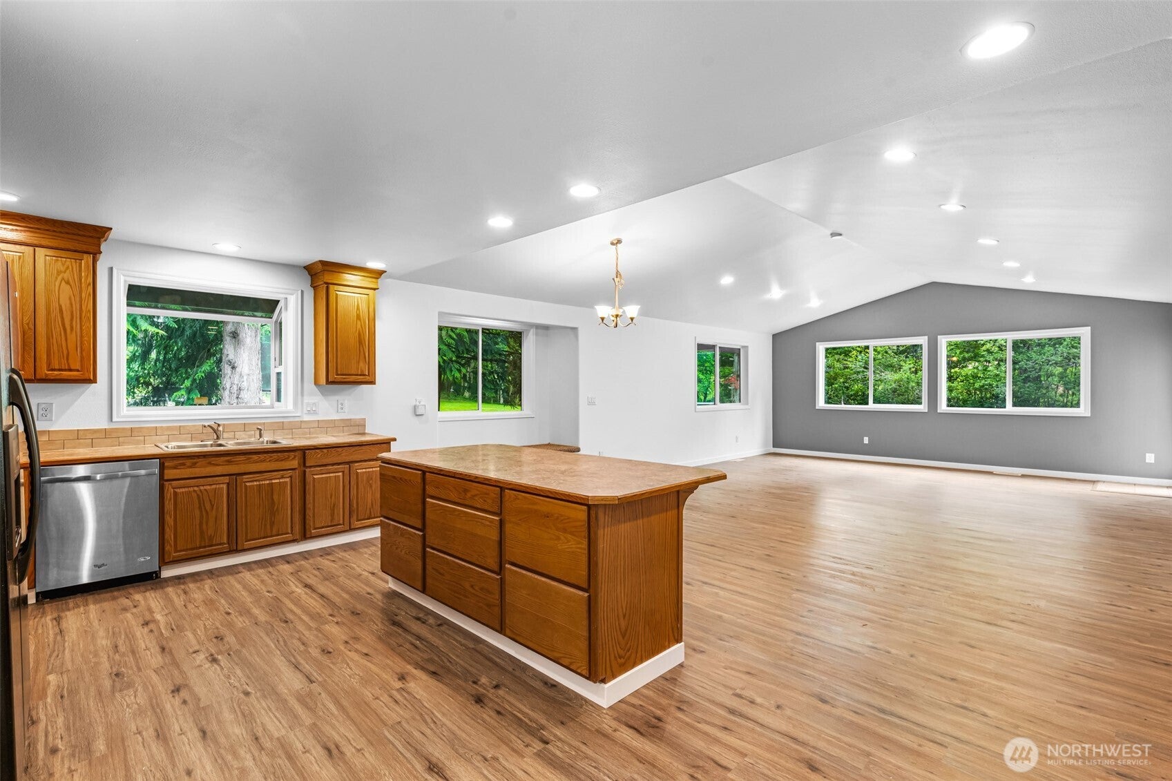141 E Dunoon Place