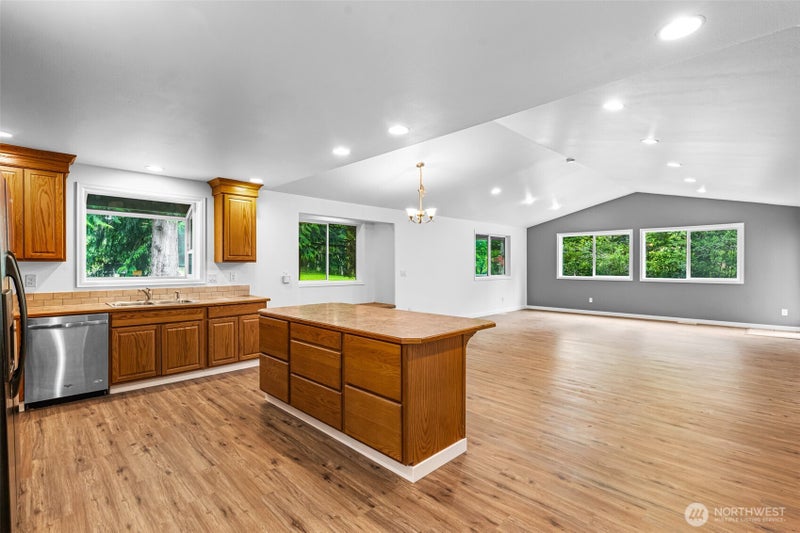 141 E Dunoon Place