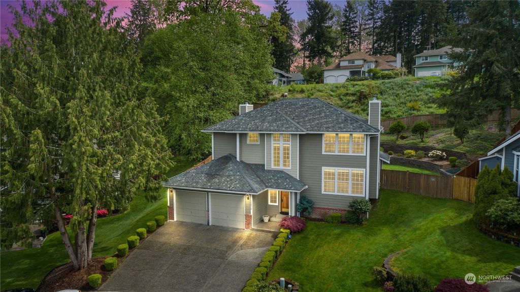 Photo of 15816 140th Court SE, Renton, WA 98058 (MLS # 2016935)