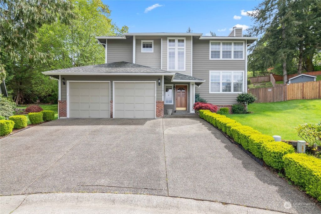 Photo of 15816 140th Court SE, Renton, WA 98058 (MLS # 2016935)