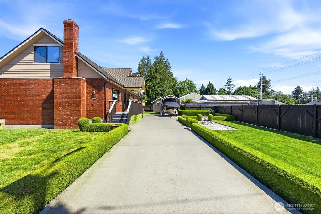 Photo of 423 106th Place SW, Everett, WA 98204 (MLS # 2538029)