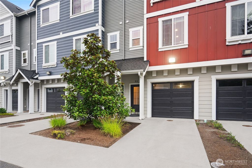 Photo of 21317 48th Avenue W #E6, Mountlake Terrace, WA 98043 (MLS # 2520321)
