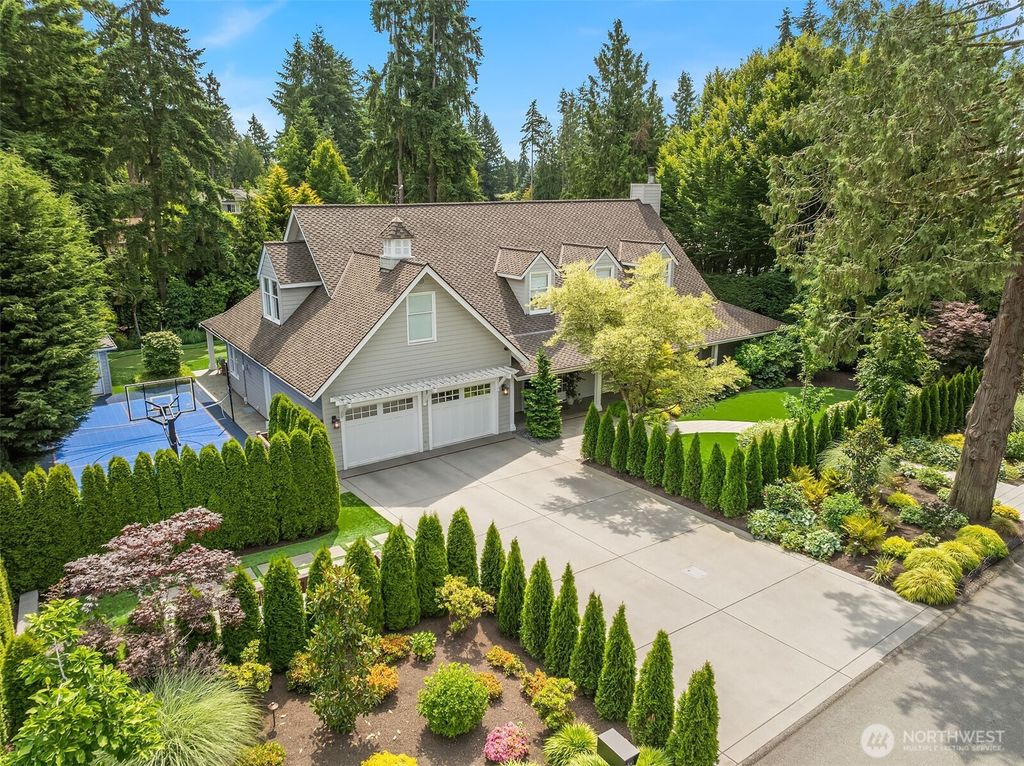 Photo of 2042 77th Avenue NE, Medina, WA 98039 (MLS # 2515824)