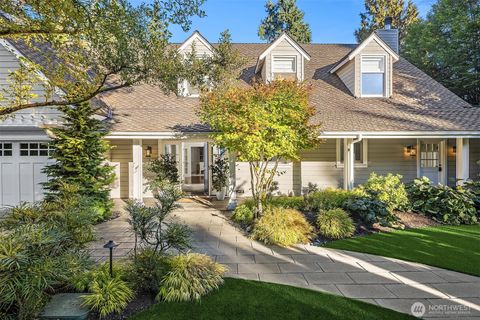 Photo of 2042 77th Avenue NE, Medina, WA 98039 (MLS # 2515824)