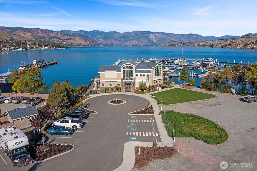 Photo of 1350 #B8 W Woodin Avenue, Chelan, WA 98816 (MLS # 2466826)