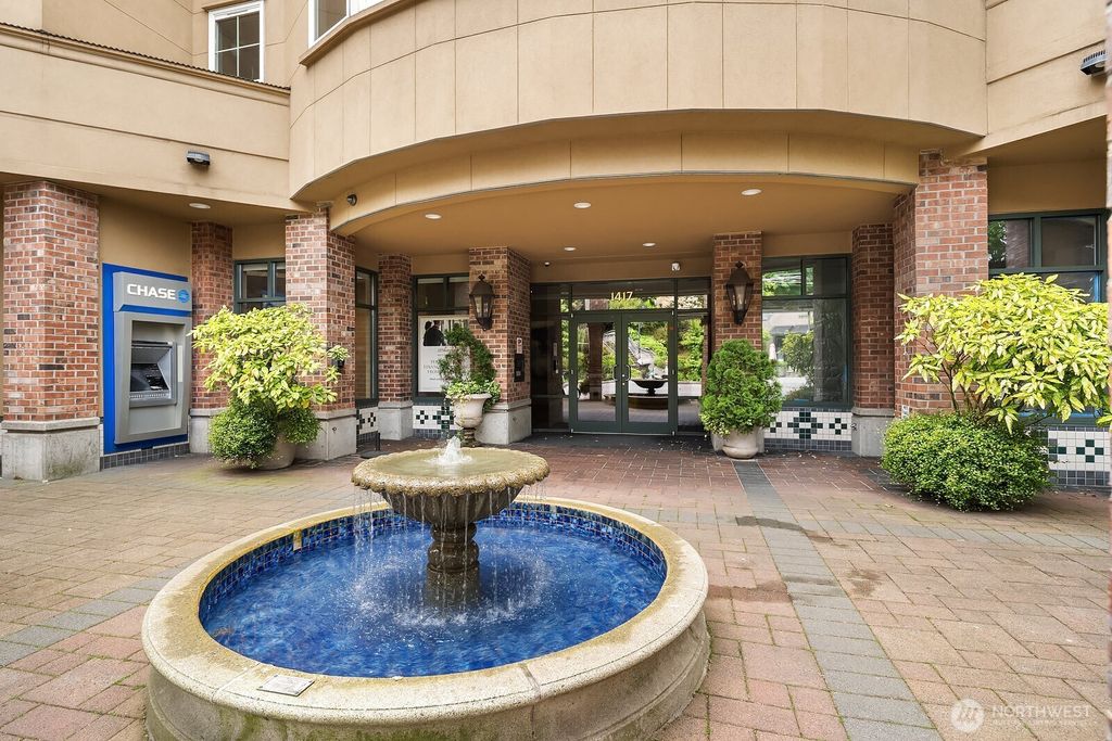 Photo of 1417 Queen Anne Avenue N #212, Seattle, WA 98109 (MLS # 2527938)
