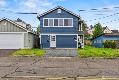 Photo of 160 Maple Street, Cathlamet, WA 98612 (MLS # 2450782)