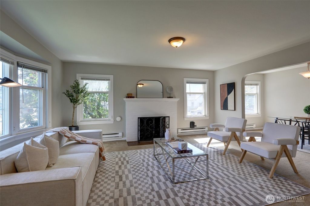 Photo of 1021 S Bailey Street, Seattle, WA 98108 (MLS # 2390454)