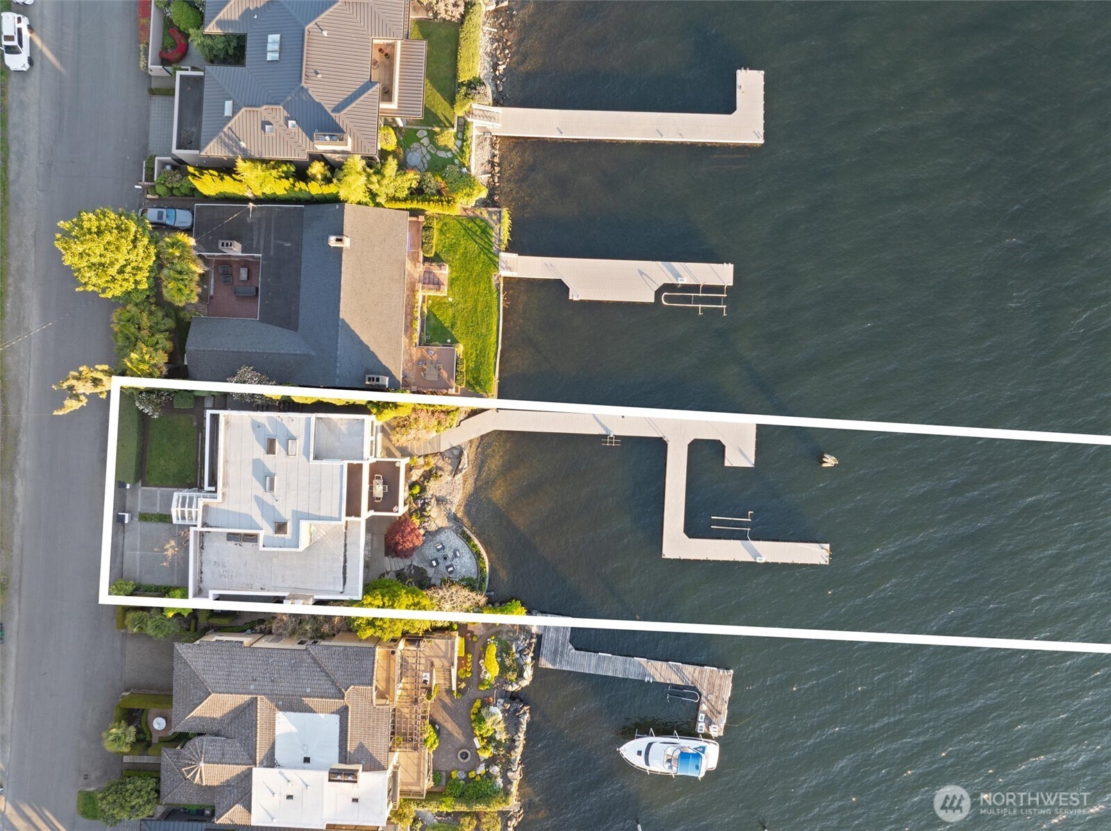 175 Lake Avenue W