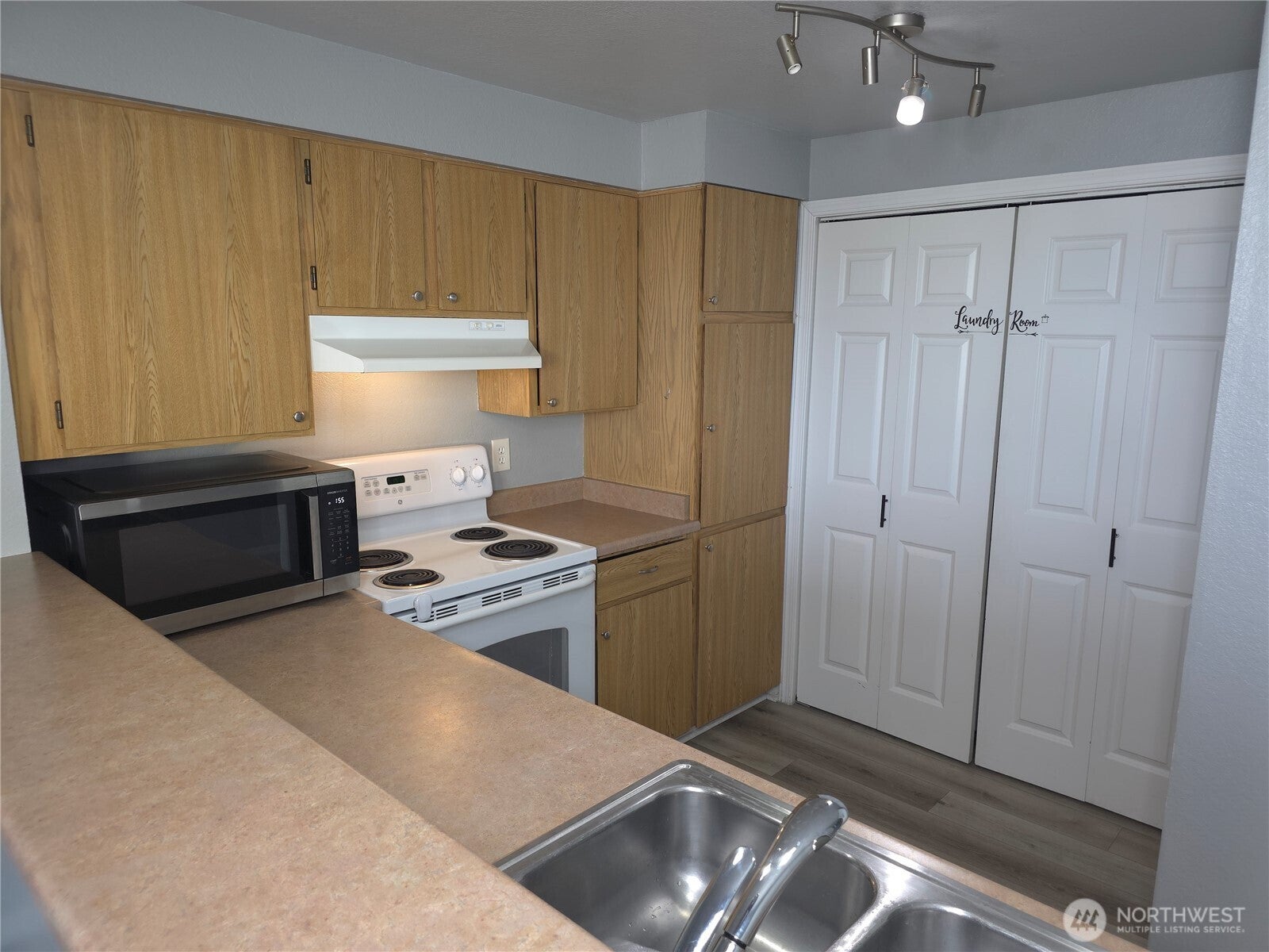 1750 W Sunn Fjord Lane G101