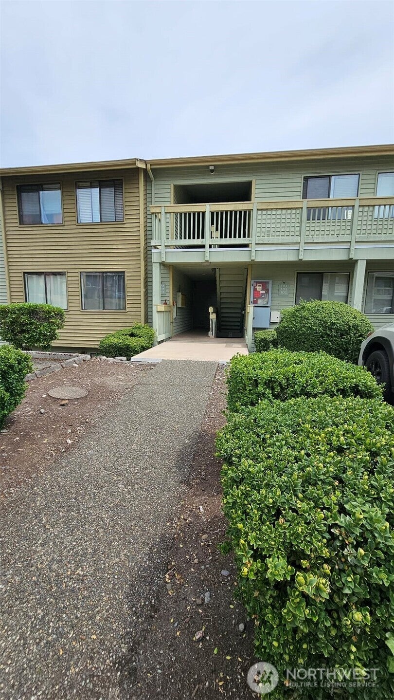 Photo of 1750 W Sunn Fjord Lane #G101, Bremerton, WA 98312 (MLS # 2579578)