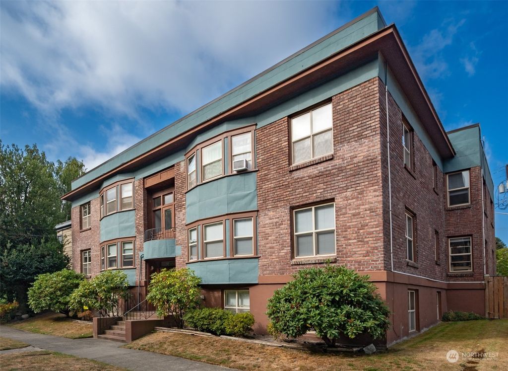 Photo of 1421 2nd Street N #1-12, Seattle, WA 98109 (MLS # 2163542)