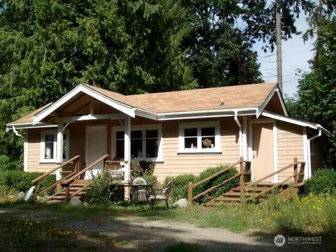 Photo of 801 Cottonwood Lane, Port Angeles, WA 98362 (MLS # 2465368)