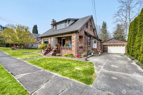 Photo of 348 NE 57th Street, Seattle, WA 98105 (MLS # 2501095)