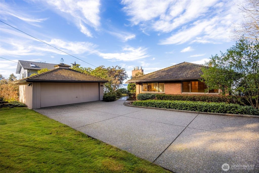 Photo of 1203 Madrona Avenue, Everett, WA 98203 (MLS # 2479276)