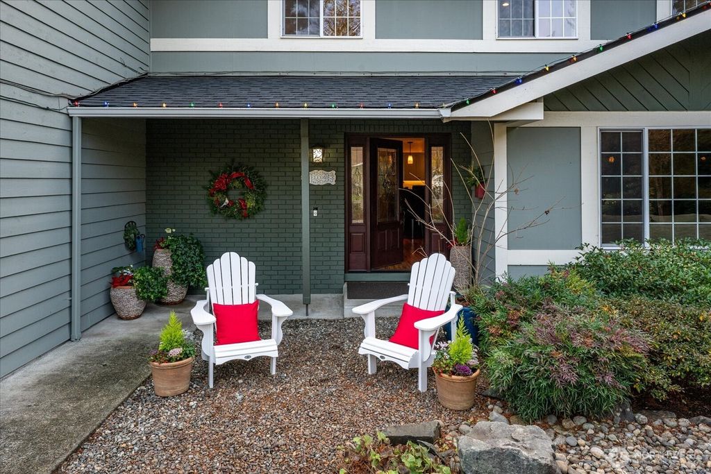 Photo of 12119 NE 141st Street, Kirkland, WA 98034 (MLS # 2458724)