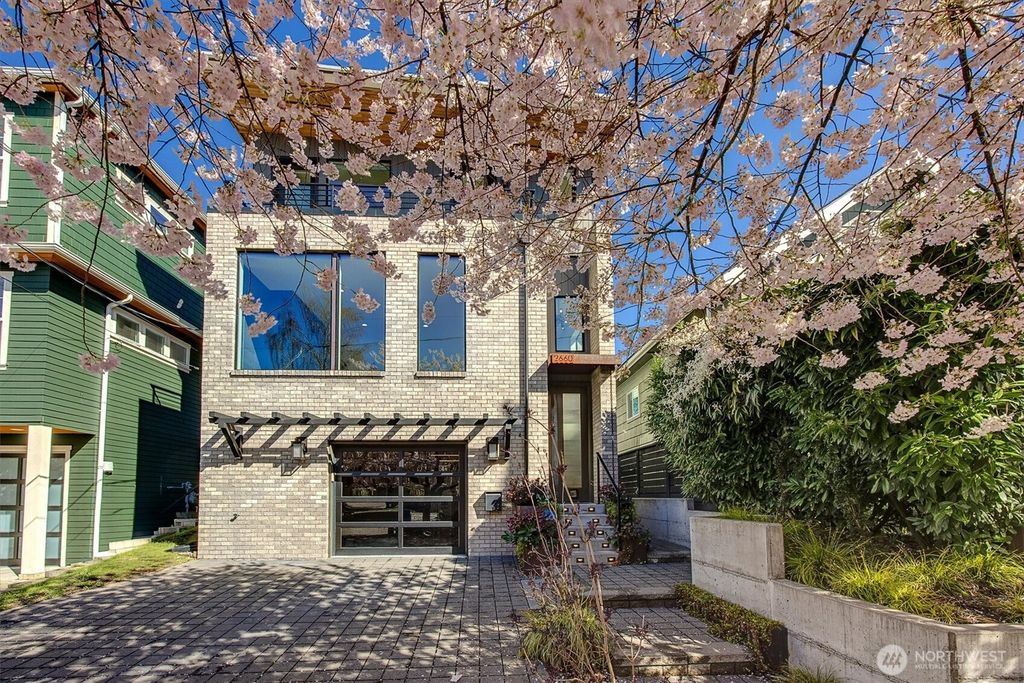 Photo of 2660 9th Avenue W, Seattle, WA 98119 (MLS # 2500115)