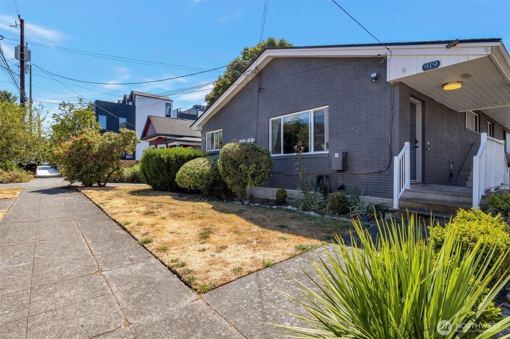 Photo of 917 NW 57th Street, Seattle, WA 98107 (MLS # 2415174)