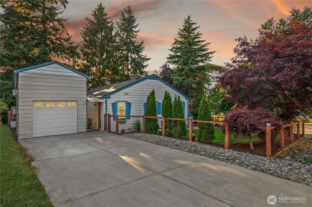 Photo of 6232 Berkshire Drive, Everett, WA 98203 (MLS # 2409467)