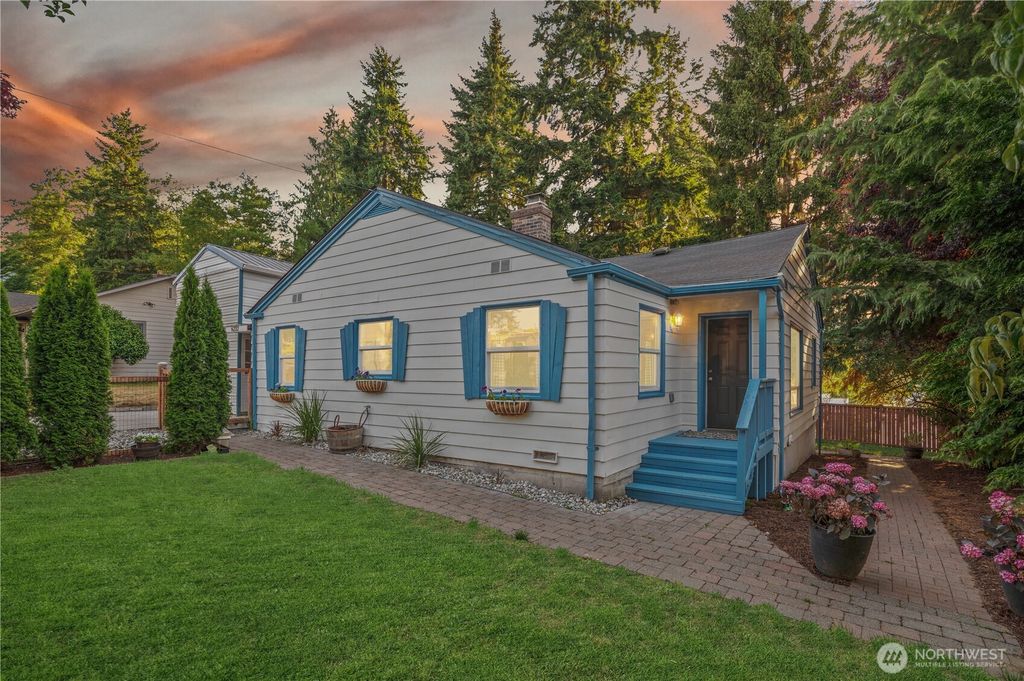 Photo of 6232 Berkshire Drive, Everett, WA 98203 (MLS # 2409467)