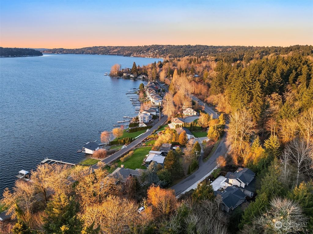 Photo of 1616 E Lake Sammamish Place SE, Sammamish, WA 98075 (MLS # 2204696)