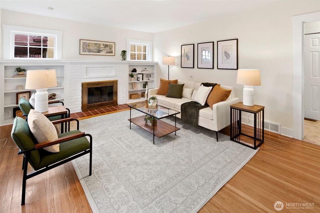 Photo of 8051 15th Avenue NE, Seattle, WA 98115 (MLS # 2468047)