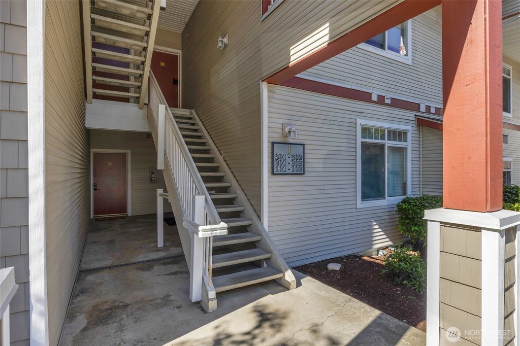Photo of 14815 29th Avenue W #J301, Lynnwood, WA 98087 (MLS # 2382582)