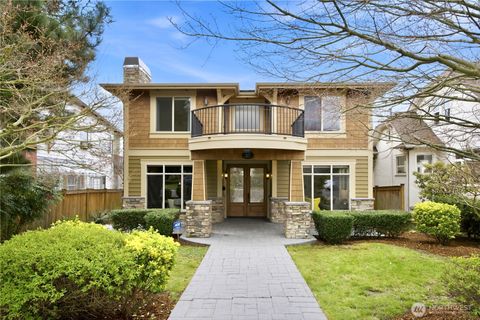 Photo of 217 7th Avenue W, Kirkland, WA 98033 (MLS # 2484100)