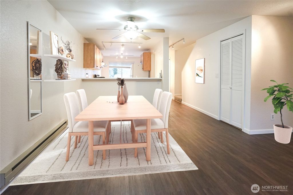 Photo of 280 Newport Way NW #B9, Issaquah, WA 98027 (MLS # 2388654)