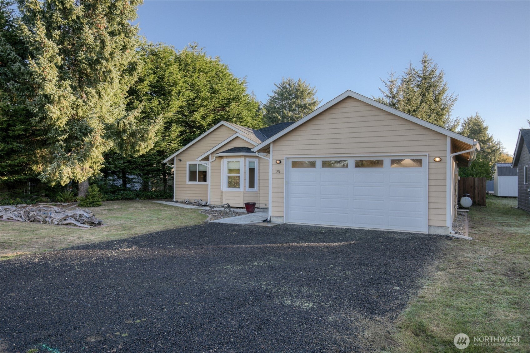 516 Canal Drive SE