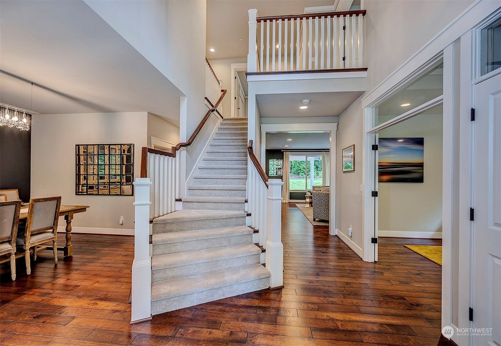 Photo of 25208 NE 67th Place, Redmond, WA 98053 (MLS # 2073413)