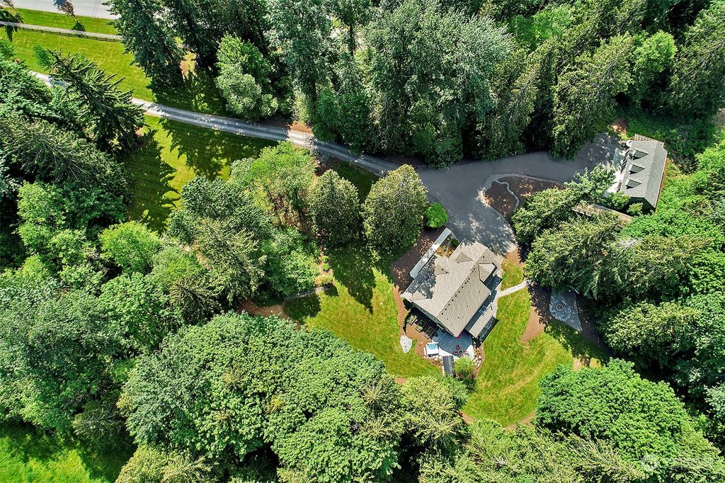 Photo of 25208 NE 67th Place, Redmond, WA 98053 (MLS # 2073413)