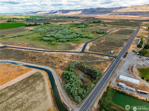 Photo of 6 Road 13.6 SW, Royal City, WA 99357 (MLS # 2557952)