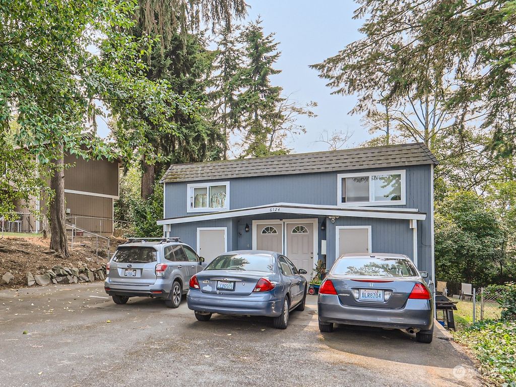 Photo of 6124 Kenwood Drive, Everett, WA 98203 (MLS # 2160388)