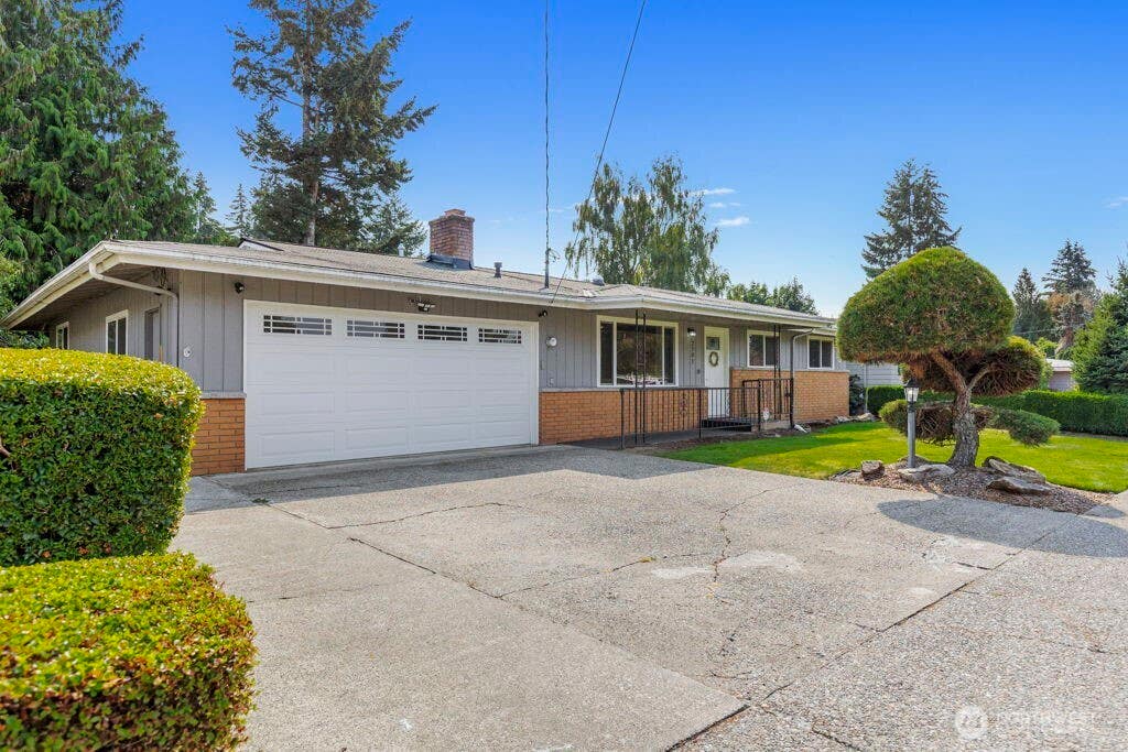 Photo of 2701 NE 24th Street, Renton, WA 98056 (MLS # 2569845)
