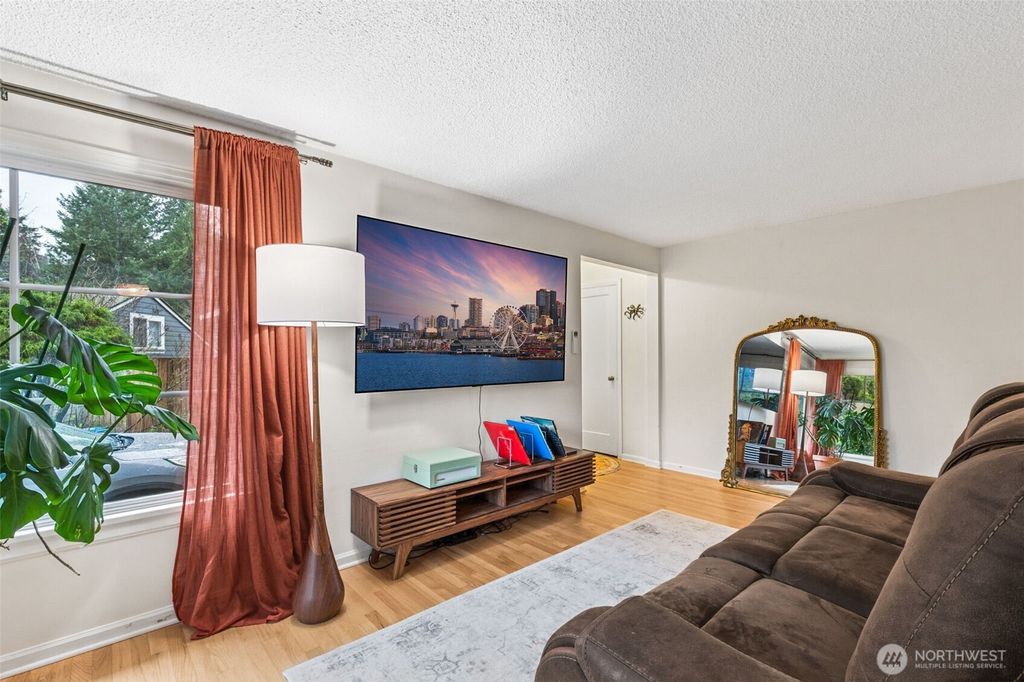 Photo of 12528 24th Avenue NE, Seattle, WA 98125 (MLS # 2457908)