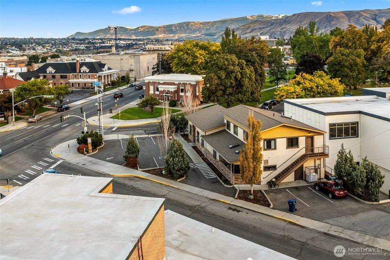 10 N Chelan Avenue