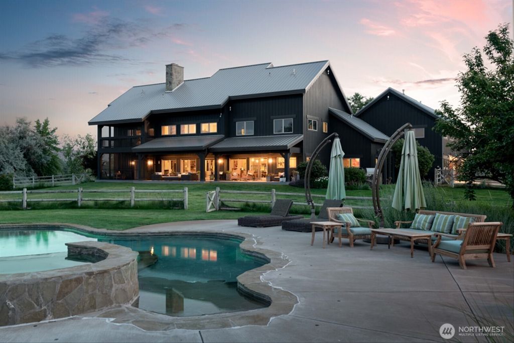 Photo of 90705 N Yakima River Drive, West Richland, WA 99353 (MLS # 2493441)