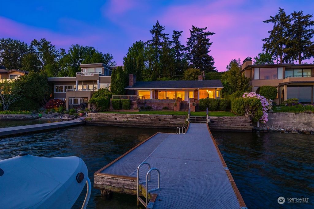 Photo of 169 Lake Avenue W, Kirkland, WA 98033 (MLS # 2237271)