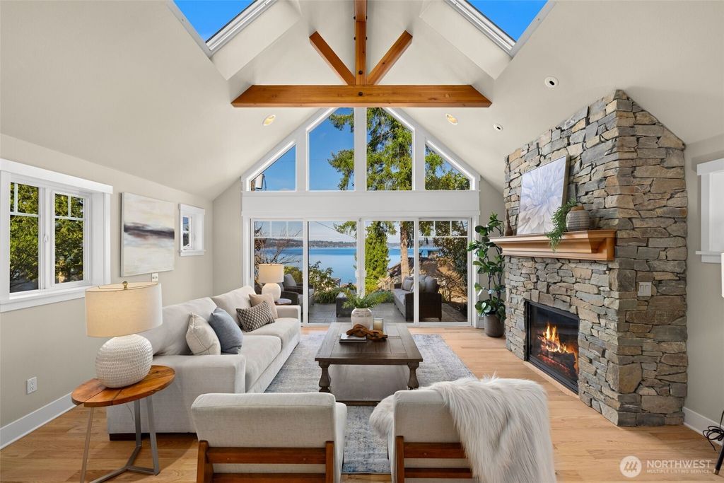 Photo of 18021 SE 40th Place, Bellevue, WA 98008 (MLS # 2477544)