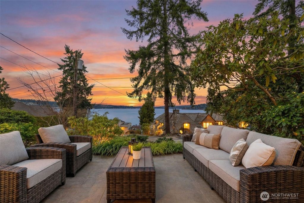 Photo of 18021 SE 40th Place, Bellevue, WA 98008 (MLS # 2477544)